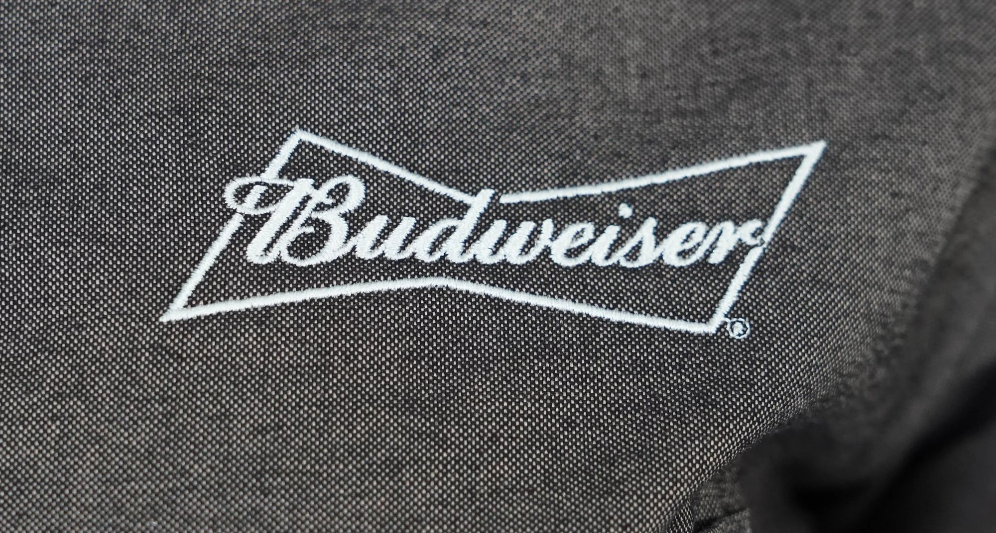 100092 CHRCL Budweiser Bow White Embroidery