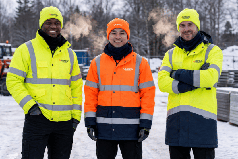 Winter Workwear Guide How Outdoor Teams Can Stay Warm, Comfortable, and Safe Working outdoors in winter requires more than basic cold weather gear-When temperatures drop and visibility decreases, (6)